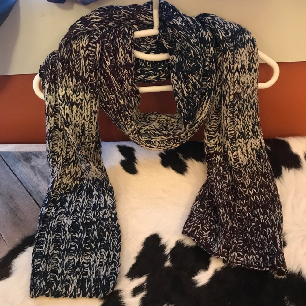 🔴🔴RED DOT🔴🔴 William Rast scarf